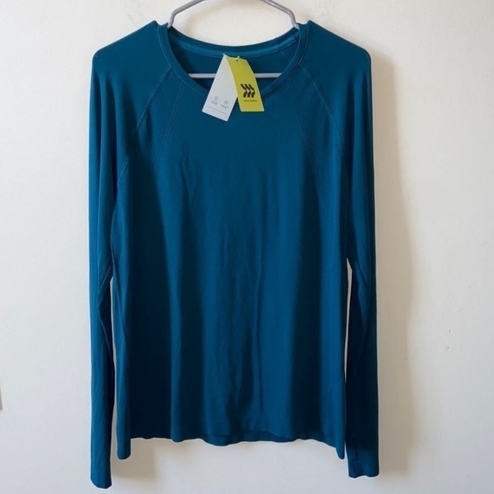 All In Motion Navy Blue Top size XL
